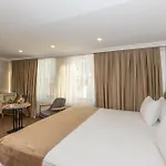 Hotel Almadina 3*