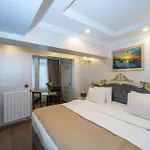 Hotel Almadina 3*
