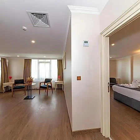 Otel Almadina 3*