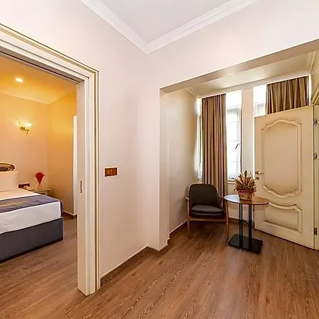Otel Almadina 3*