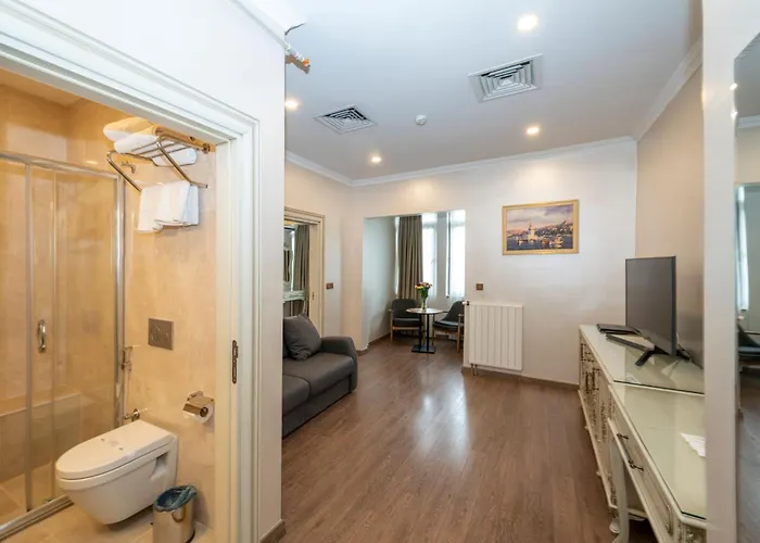 מלון Almadina 3*