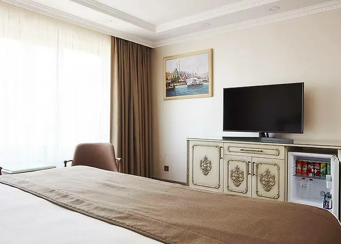 מלון Almadina 3*