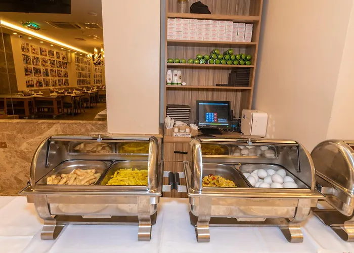 Almadina מלון 3*