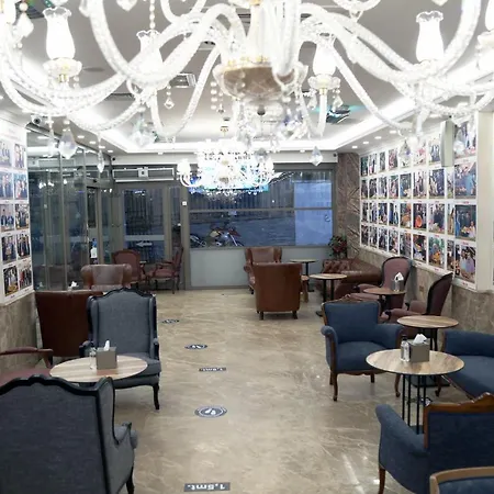 מלון Almadina