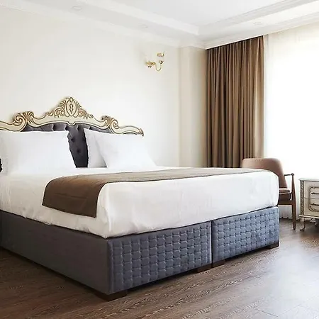 Otel Almadina